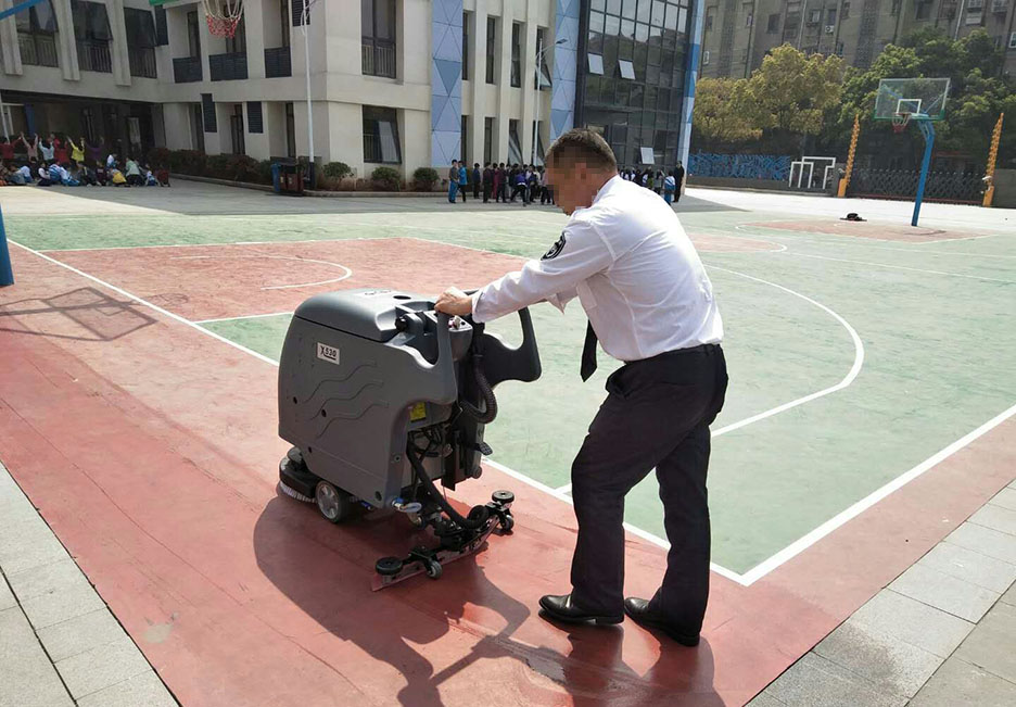 江西大型清潔設(shè)備多功能洗地機和電動<a href=http://m.modelkot.com target=_blank class=infotextkey>掃地車生產(chǎn)廠</a>