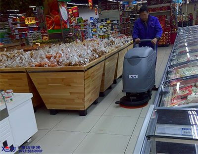 如何進(jìn)行商場(chǎng)保潔工作？